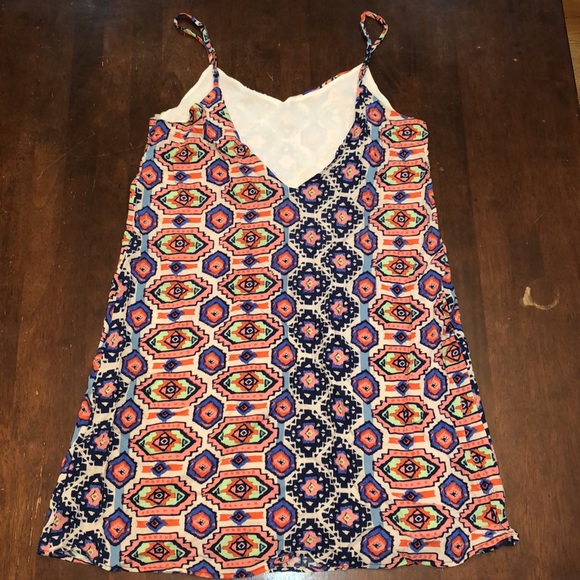 Patterned Shift Dress - Picture 4 of 8